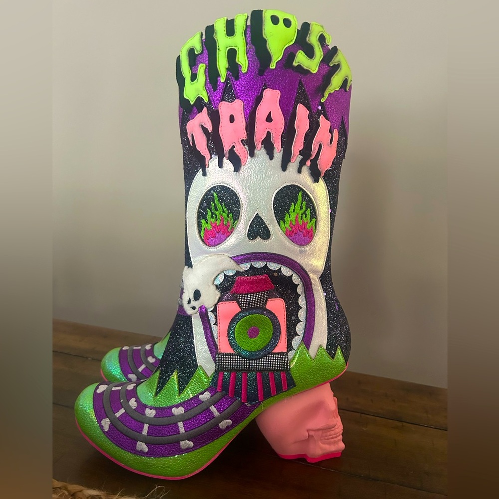 Spooky Boots 👻